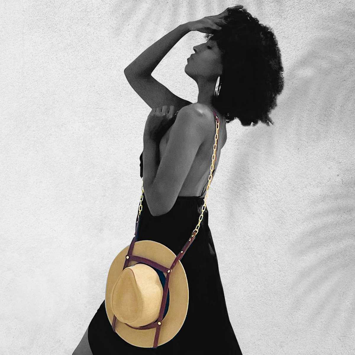 Hat Bag "Dubai" : Porte Chapeau en cuir marron clair et chainettes dorées - Hat Bag Paris